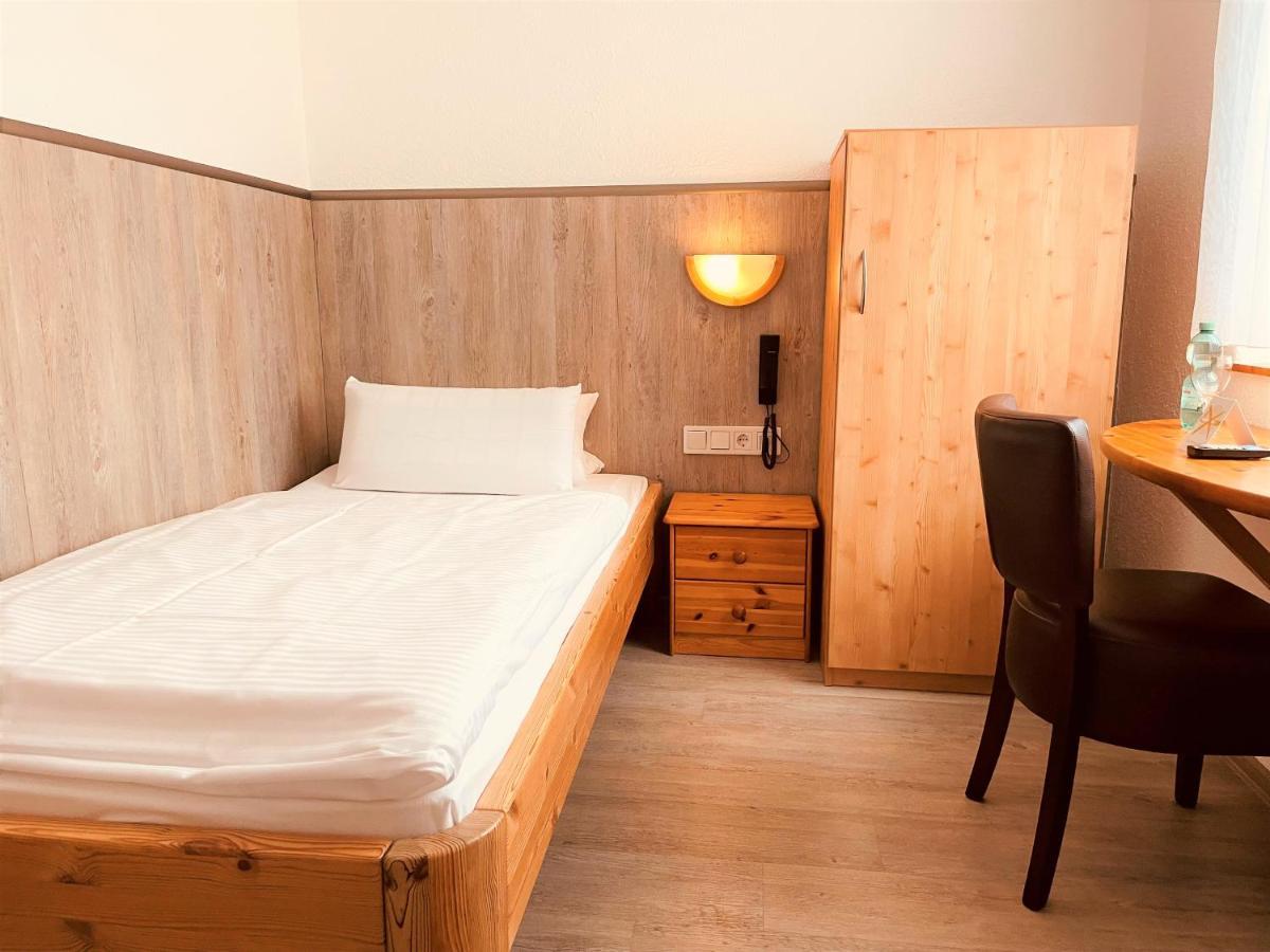 Hotel Orthwein -Kostenfreie Parkplaetze- Colbe Экстерьер фото