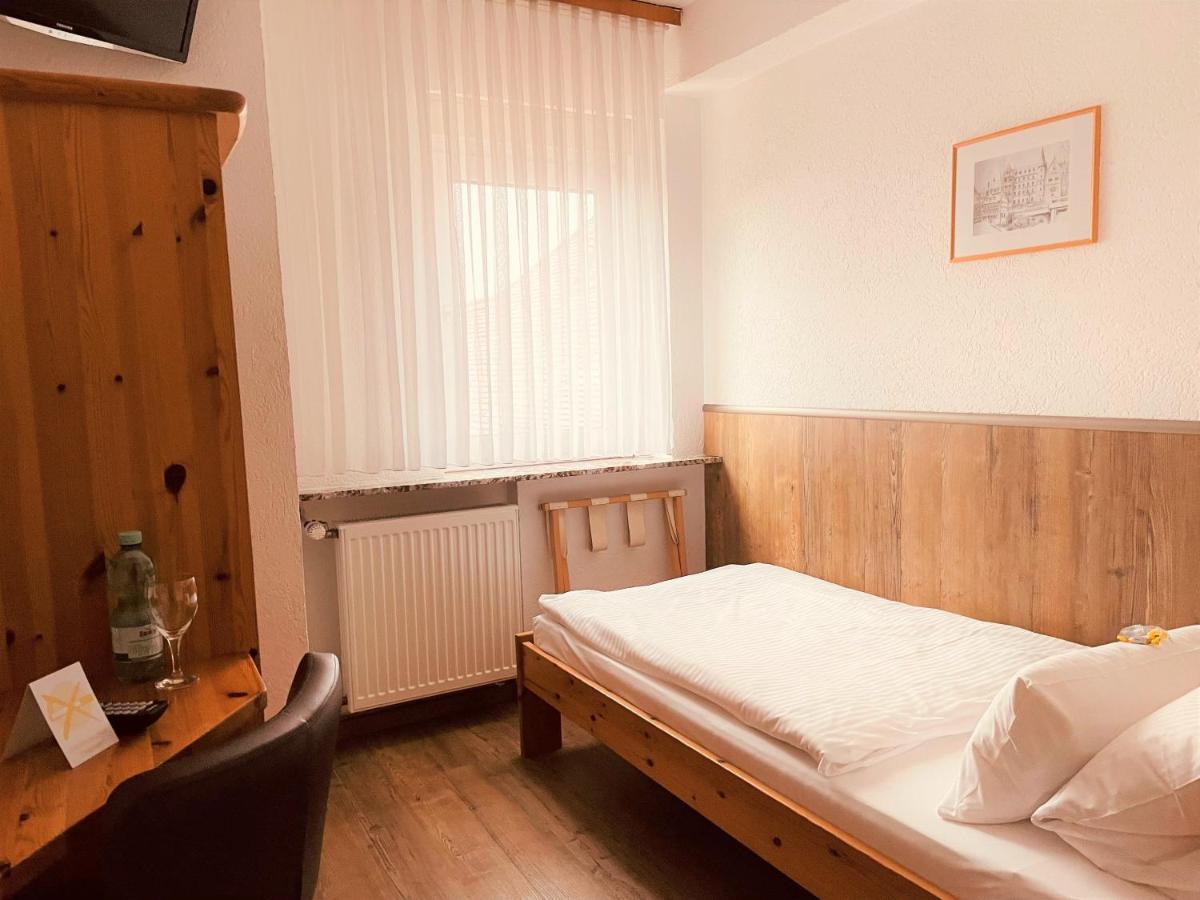 Hotel Orthwein -Kostenfreie Parkplaetze- Colbe Экстерьер фото