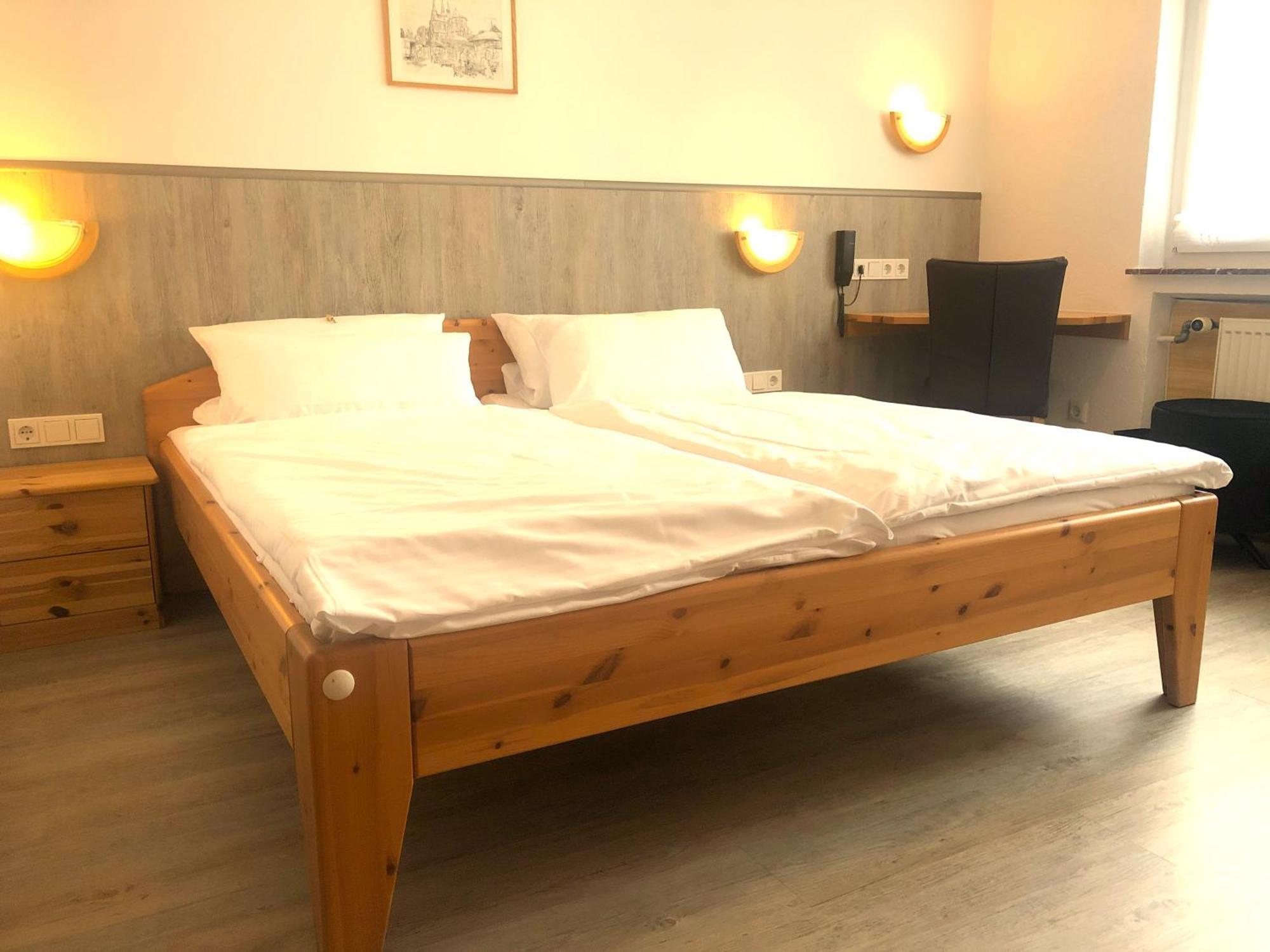 Hotel Orthwein -Kostenfreie Parkplaetze- Colbe Экстерьер фото